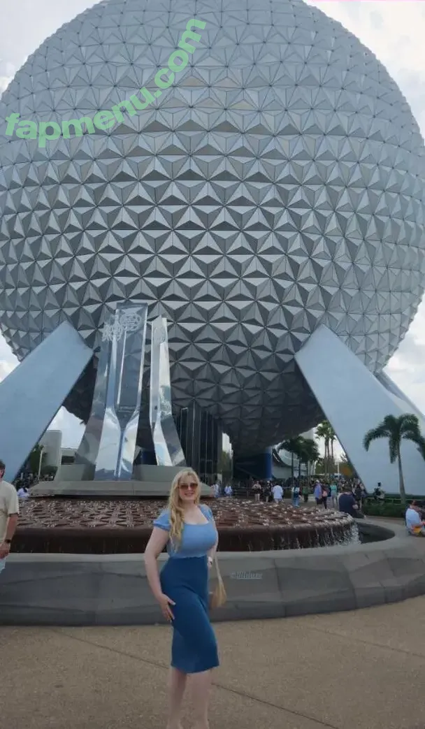 Lilli Luxe nude photo #0532 (LilliLuxe)