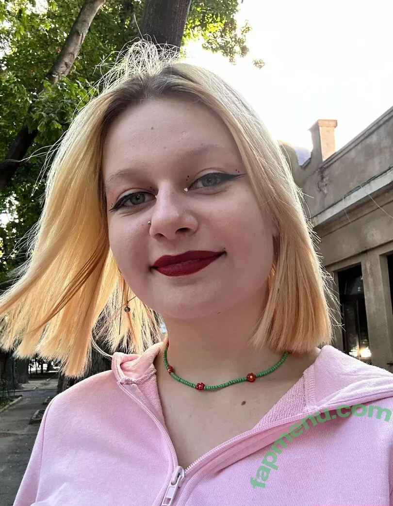 lillie_france nude photo #0131 (lillie_french)