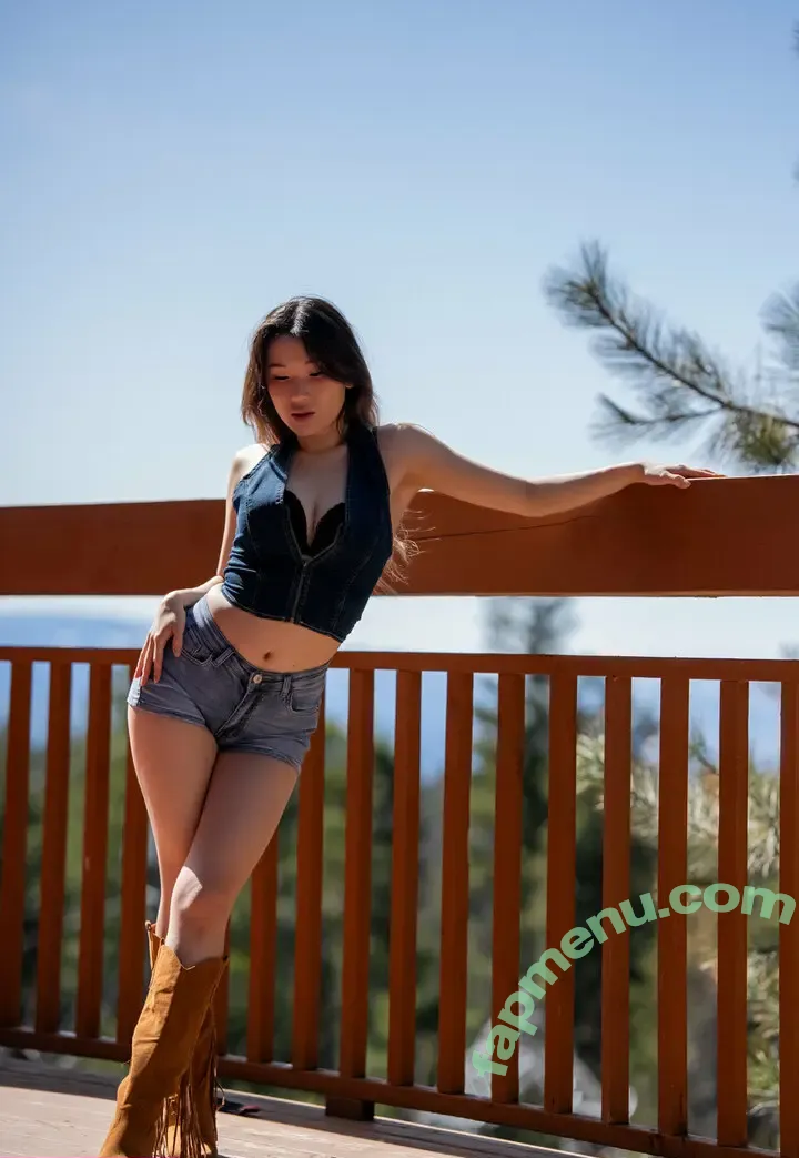 lillietv nude photo #0006 (lillietv)