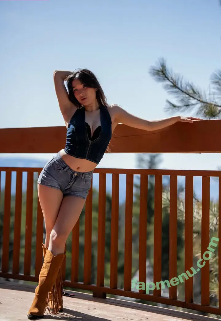 lillietv nude photo #0016 (lillietv)