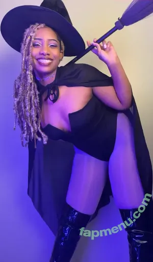 Lillipie101 nude photo #0080