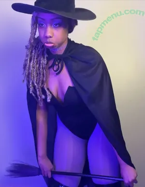 Lillipie101 nude photo #0081