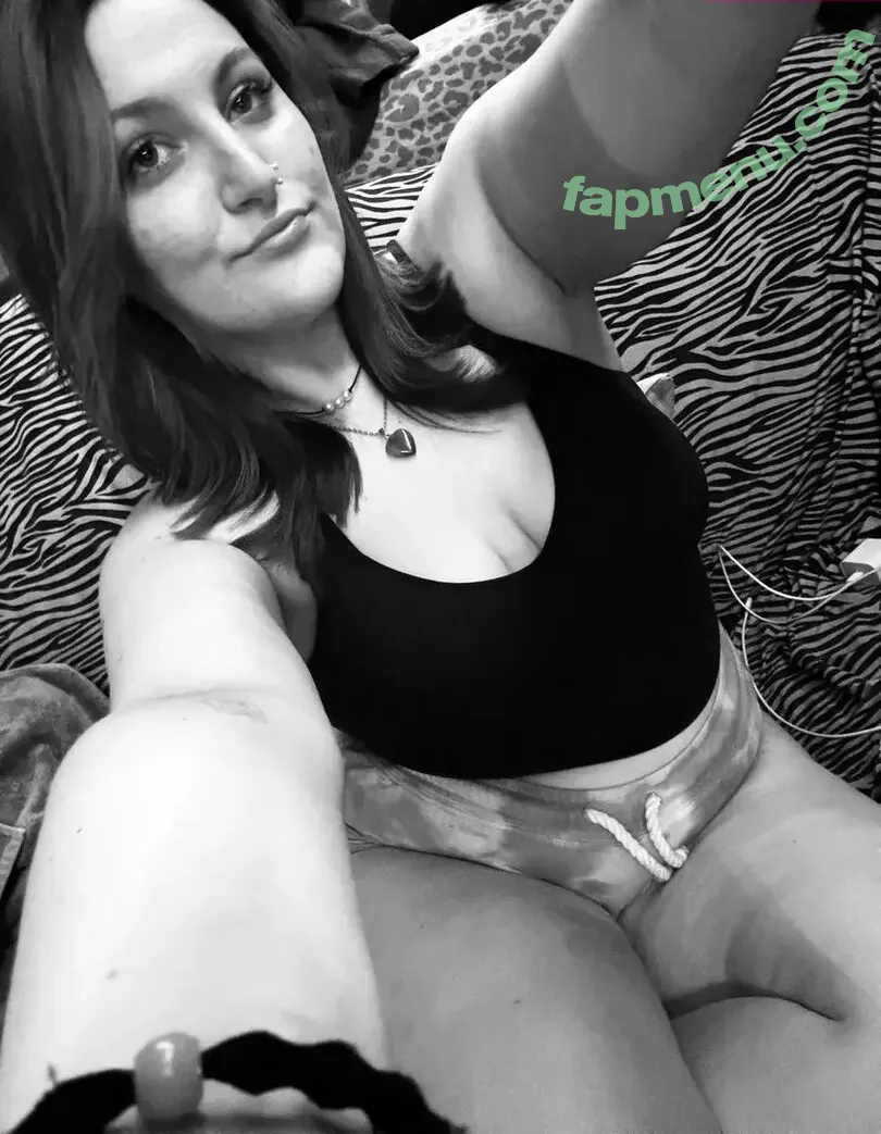 LilllBrieee nude photo #0008 (LilllBrieee)