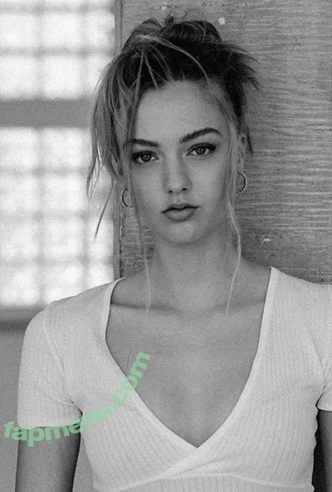 Lilly Krug nude photo #0003 (lillykrug)