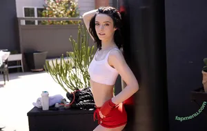 Lilly Redd / lavishlilly / lillyreddmodel / lillystarfire nude photo #0040