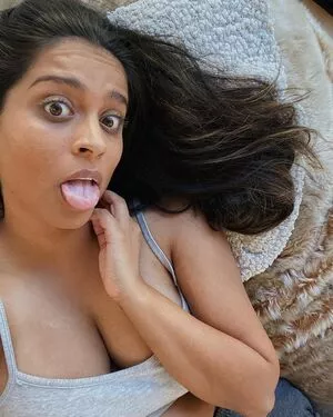Lilly Singh / lilly nude photo #0013