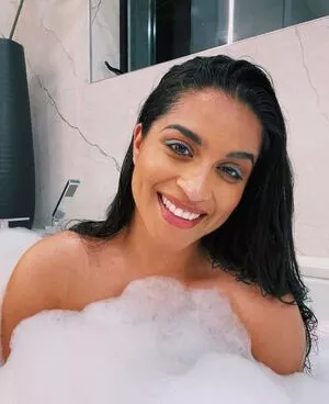 Lilly Singh / lilly nude photo #0022