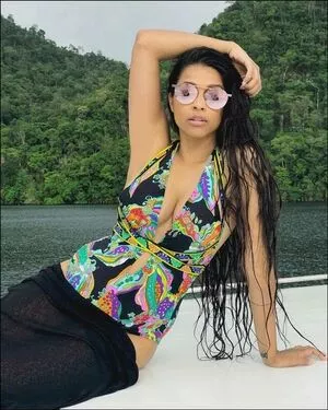 Lilly Singh / lilly nude photo #0026