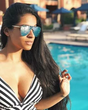 Lilly Singh / lilly nude photo #0038