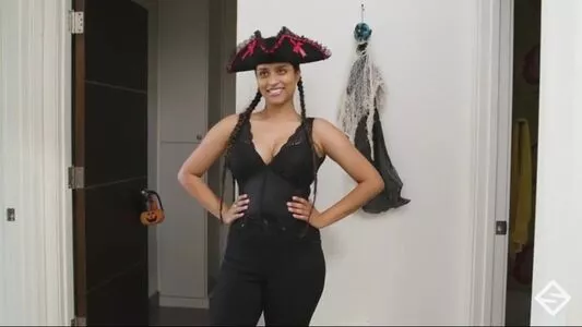 Lilly Singh / lilly nude photo #0042