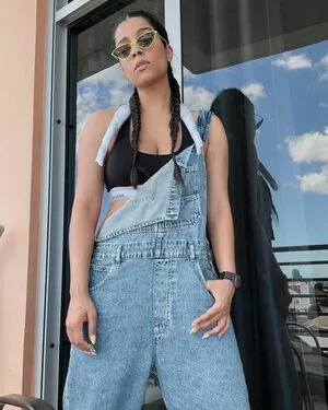 Lilly Singh / lilly nude photo #0069