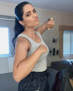 Lilly Singh / lilly nude photo #0088
