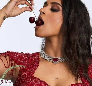 Lilly Singh / lilly nude photo #0380