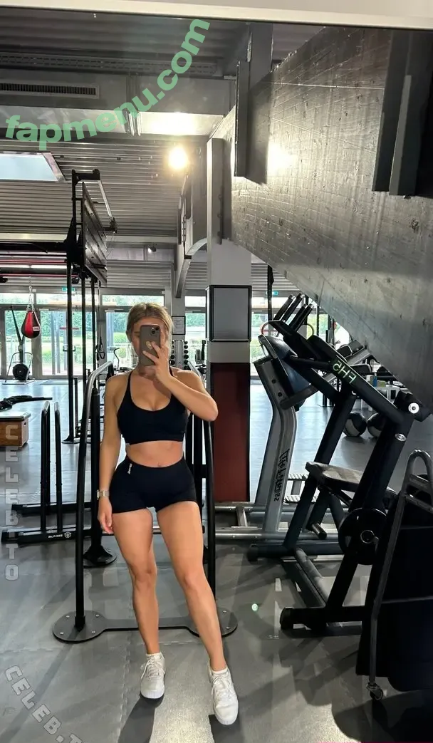 Lilly Solterbeck nude photo #0079 (lillysolterbeck / lillyssso)