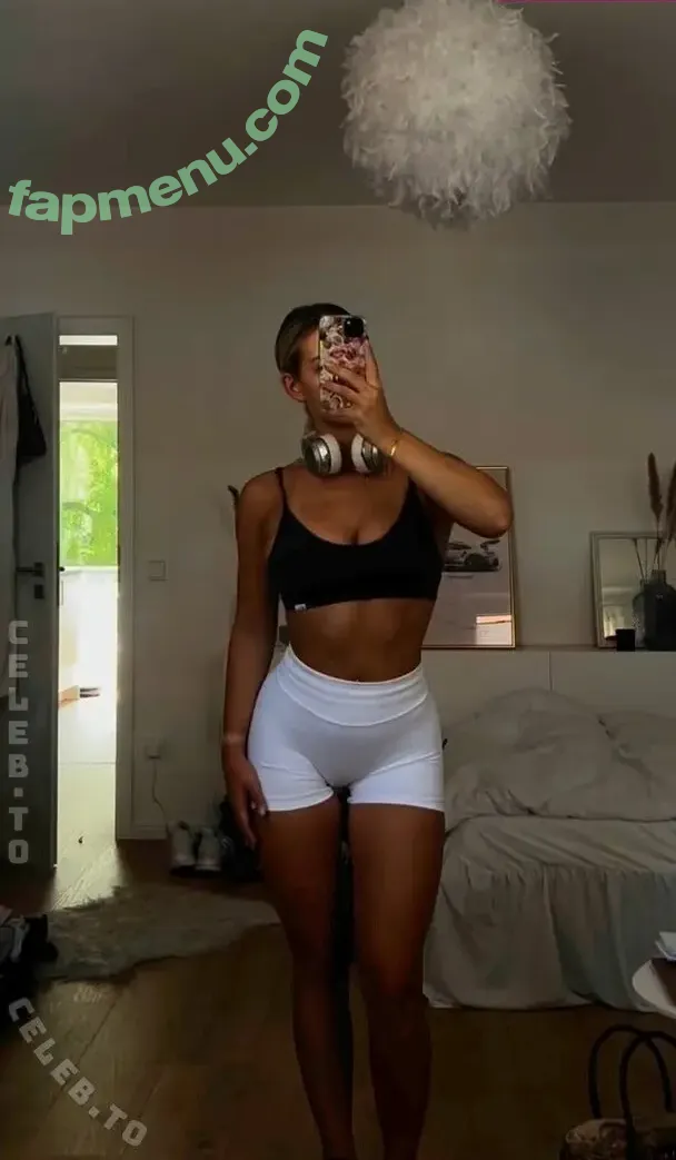 Lilly Solterbeck nude photo #0080 (lillysolterbeck / lillyssso)