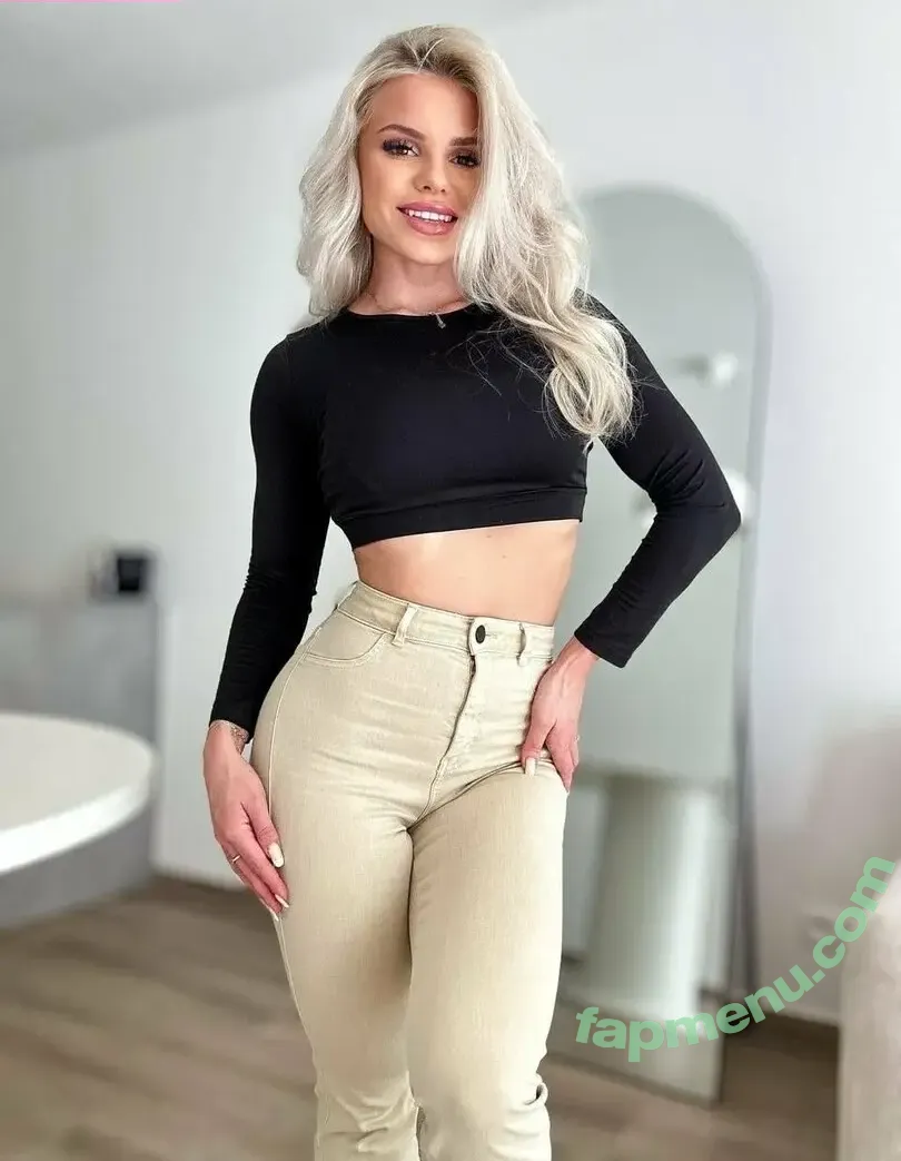 lillyblitz nude photo #0002 (blondeblitz / lilly)