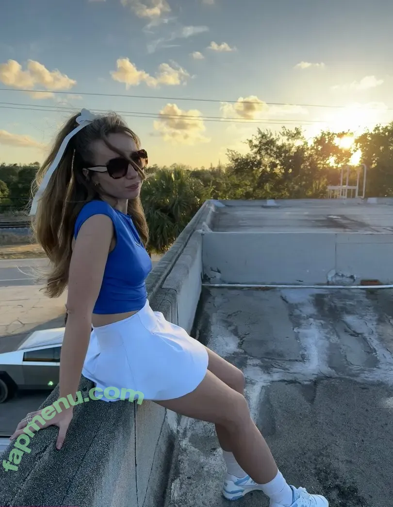 lillyellexo nude photo #0021 (lillyellexo)