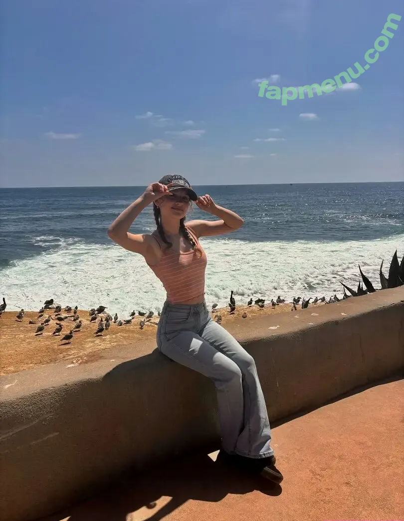 Lillylegends nude photo #0012 (lillylegendss / lilyallenftse500)