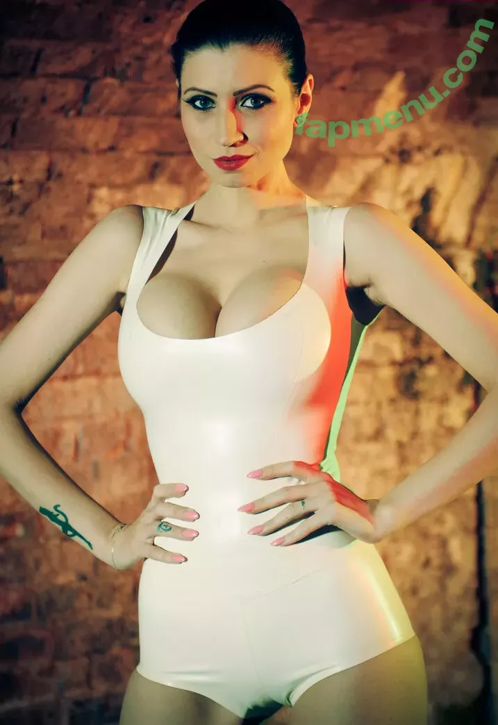 Lillyroma1982 nude photo #1914 (Lilly Roma / lillyroma32)