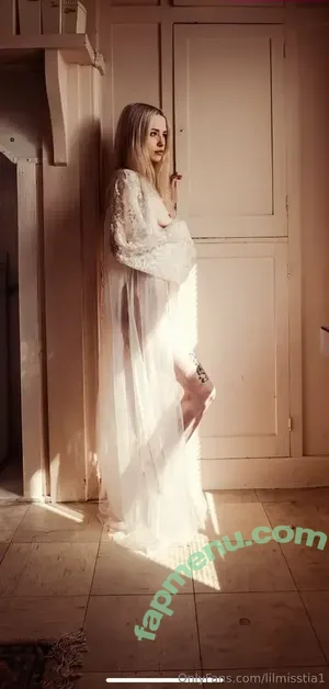  nude photo #0002