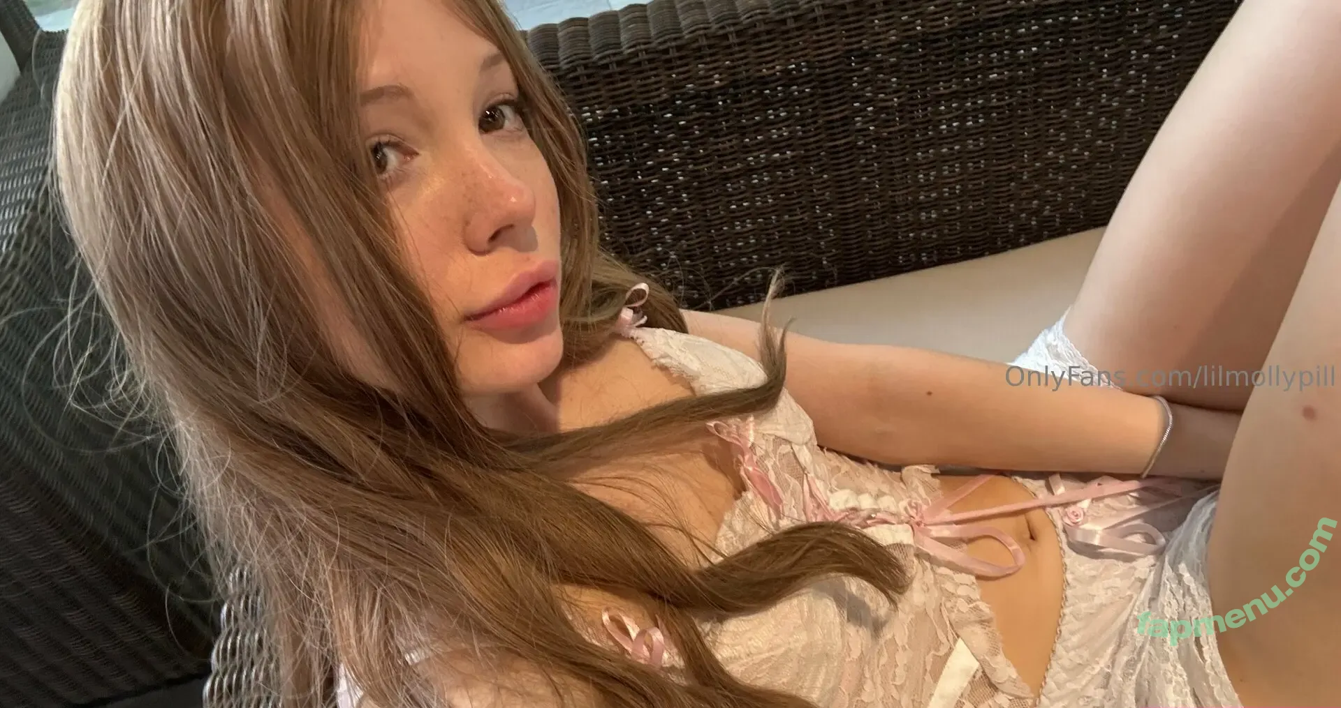 lilmollypill nude photo #0023 (lilmollypill)