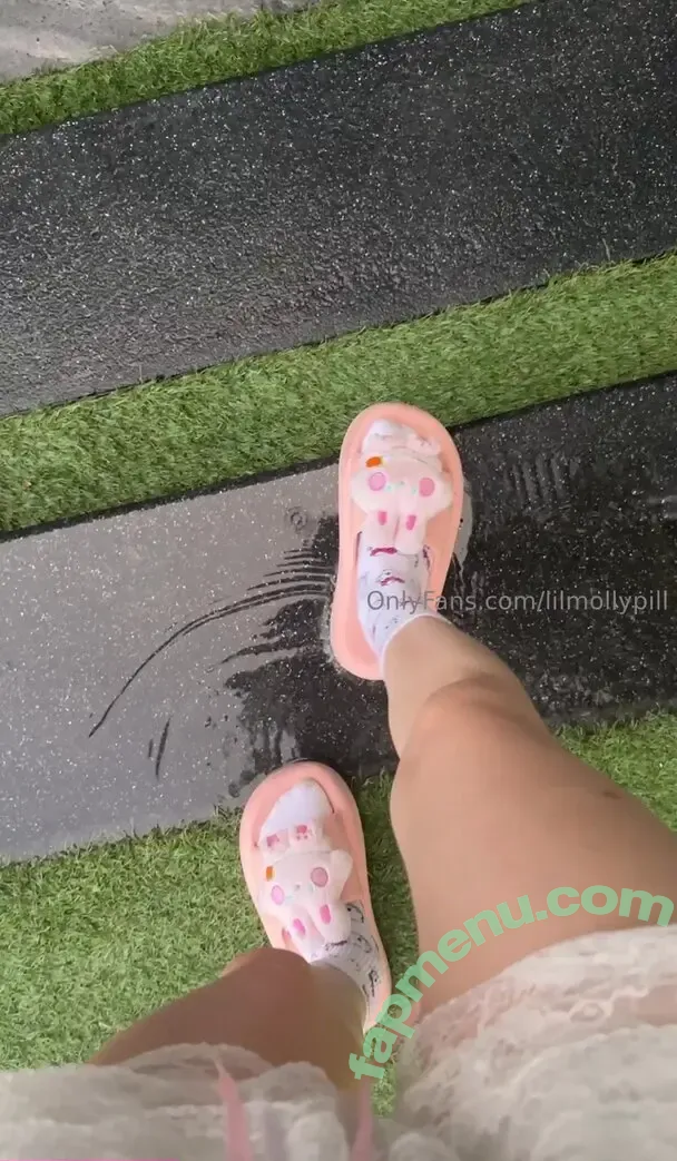 lilmollypill nude photo #0024 (lilmollypill)