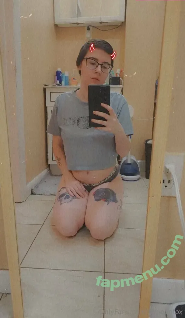 lilmoonfox nude photo #0011 (lil_moonfox)