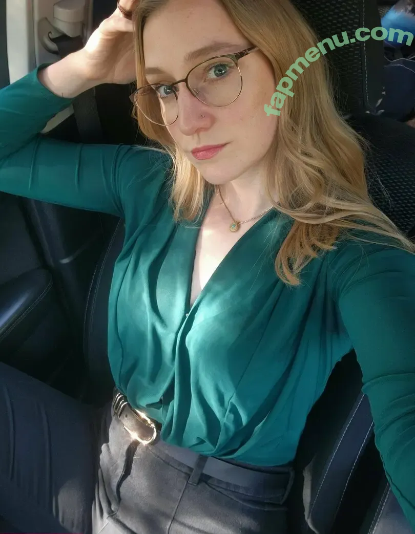 lilmossymuffn nude photo #0009 (lilmossymuffn)