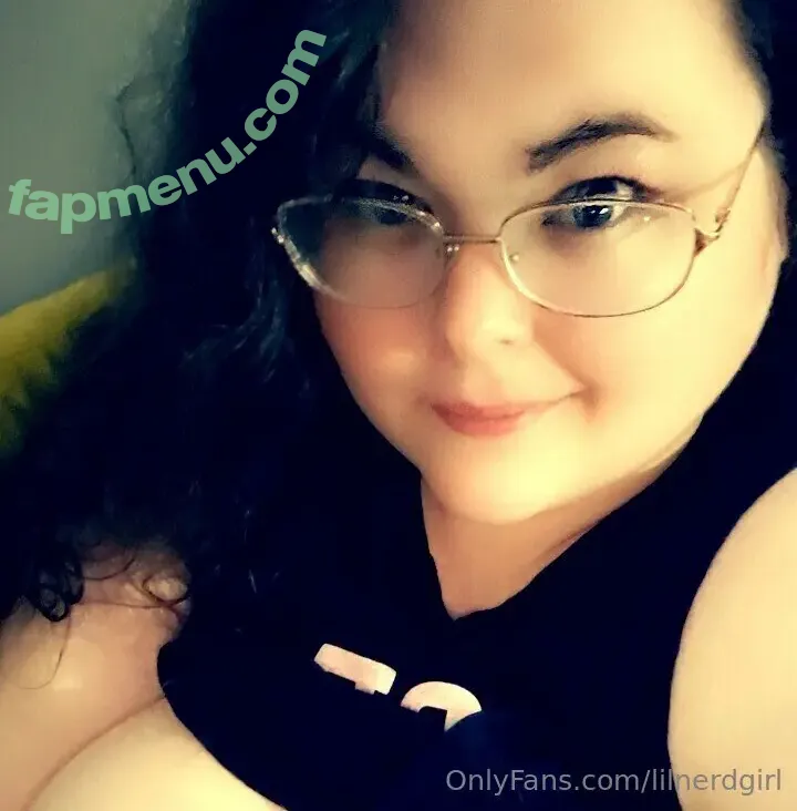 lilnerdgirl nude photo #0004 (lilnerdgirl)