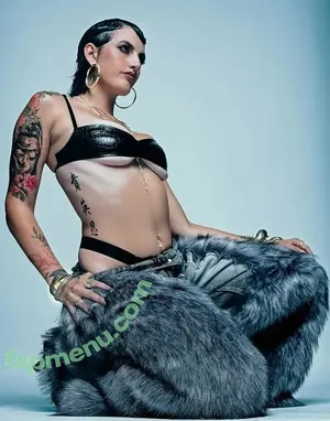 Lilou Cheyenne / lcwewannaparty / liloucheyenne / liloucheyenne.official nude photo #0017