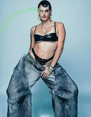 Lilou Cheyenne / lcwewannaparty / liloucheyenne / liloucheyenne.official nude photo #0019