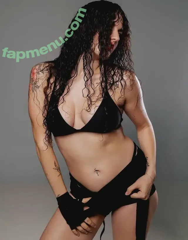 Lilou Cheyenne nude photo #0003 (lcwewannaparty / liloucheyenne / liloucheyenne.official)