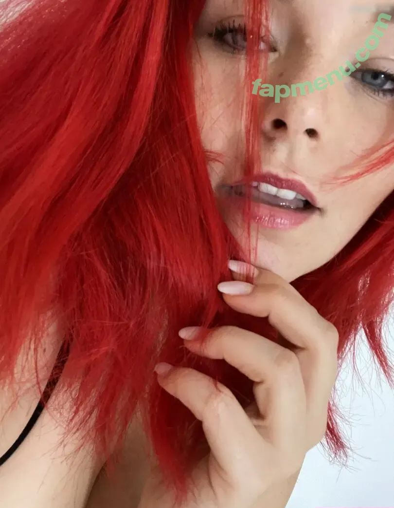 Lilouluv nude photo #0137 (Aneta / Lilou Luv / anetafiggut / anetafiggutx)