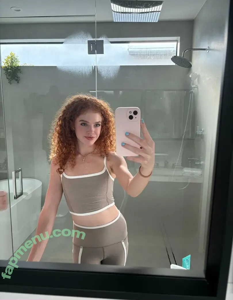Lilredzoe nude photo #0056 (Lilredzoe)