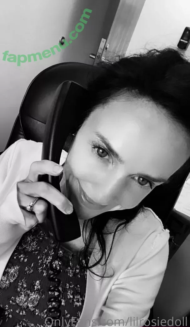 lilrosiedoll nude photo #0010 (rosiegirllondon)