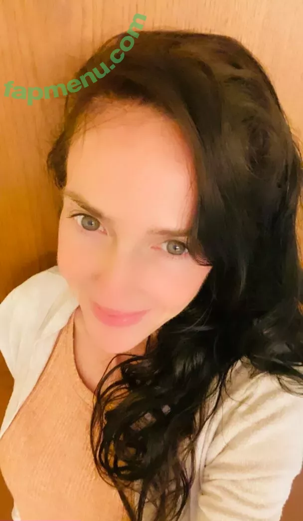 lilrosiedoll nude photo #0040 (rosiegirllondon)