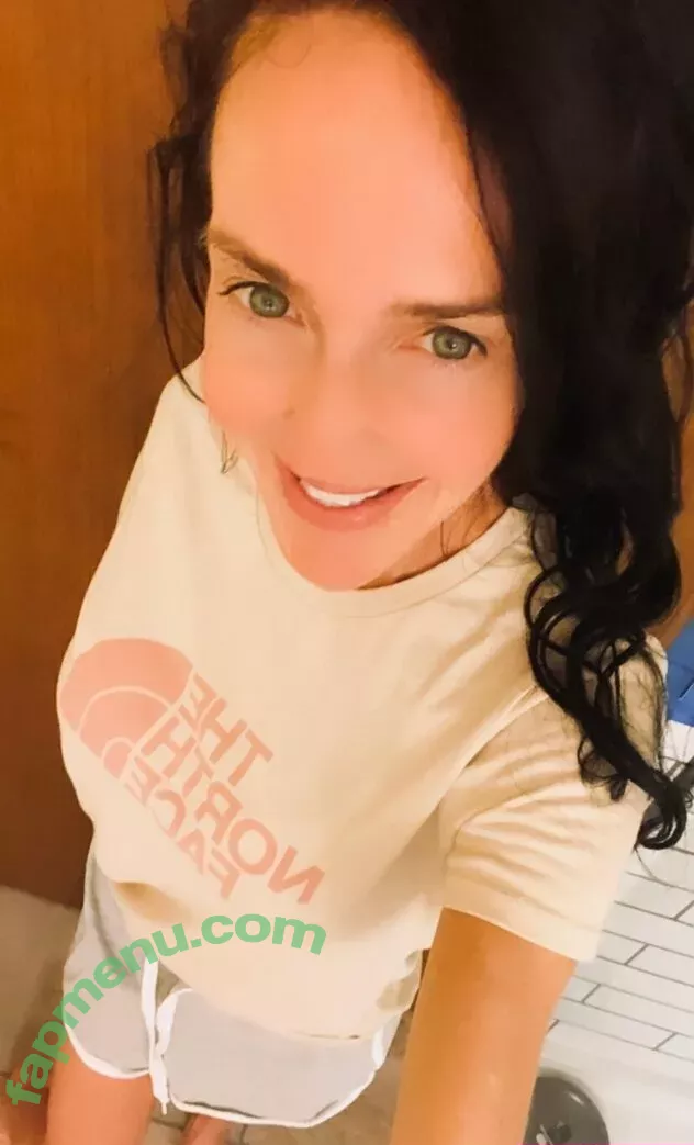 lilrosiedoll nude photo #0048 (rosiegirllondon)