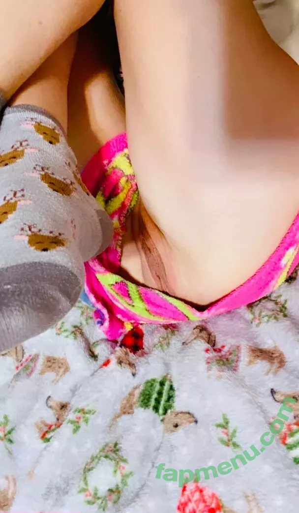 lilrosiedoll nude photo #0058 (rosiegirllondon)