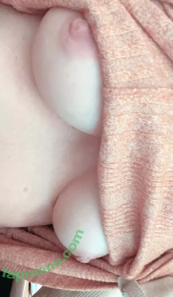 lilrosiedoll nude photo #0168 (rosiegirllondon)