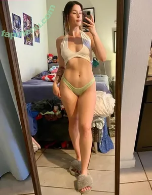 Liltraumamama nude photo #0052