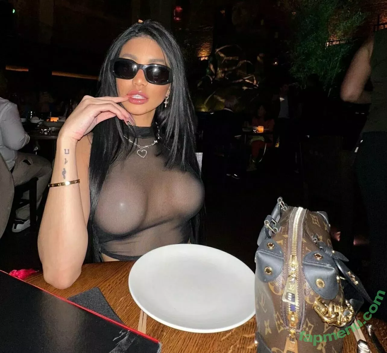 Lilveronicar nude photo #0338 (Veronica Rodriguez / vrodlive)