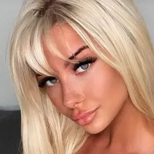 lilwelshbarbie / imcaitlinellis nude photo #0004