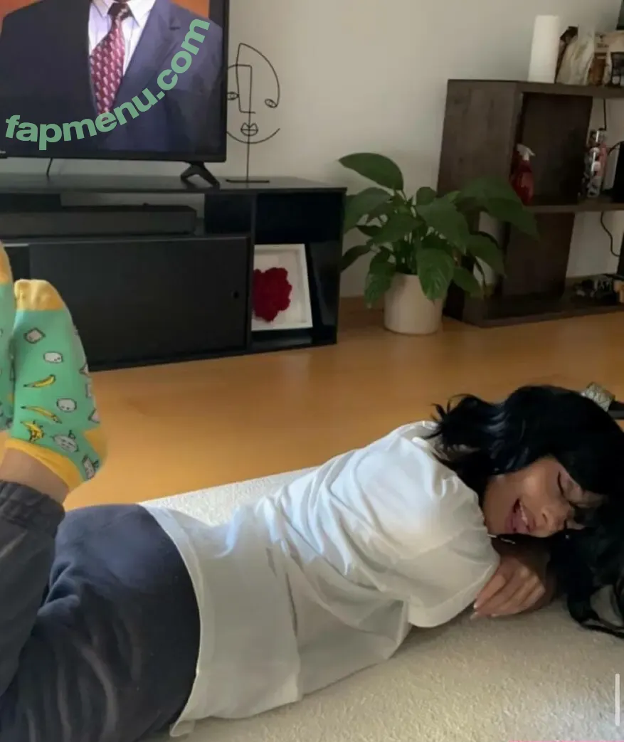 lilwhuda nude photo #0119 (Huda Ibhrahim / huda69010h)