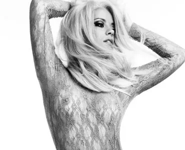 Lily Allen / lilyallen nude photo #0033