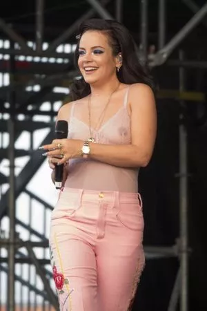 Lily Allen / lilyallen nude photo #0039