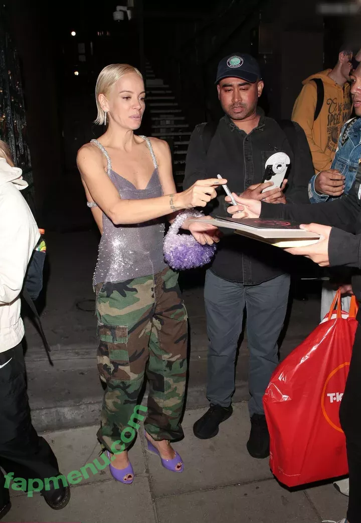Lily Allen nude photo #0320 (lilyallen)