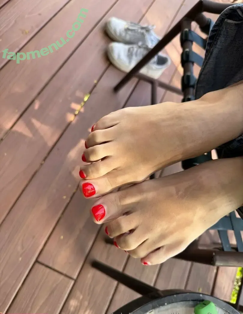 Lily Allen nude photo #0611 (lilyallen)