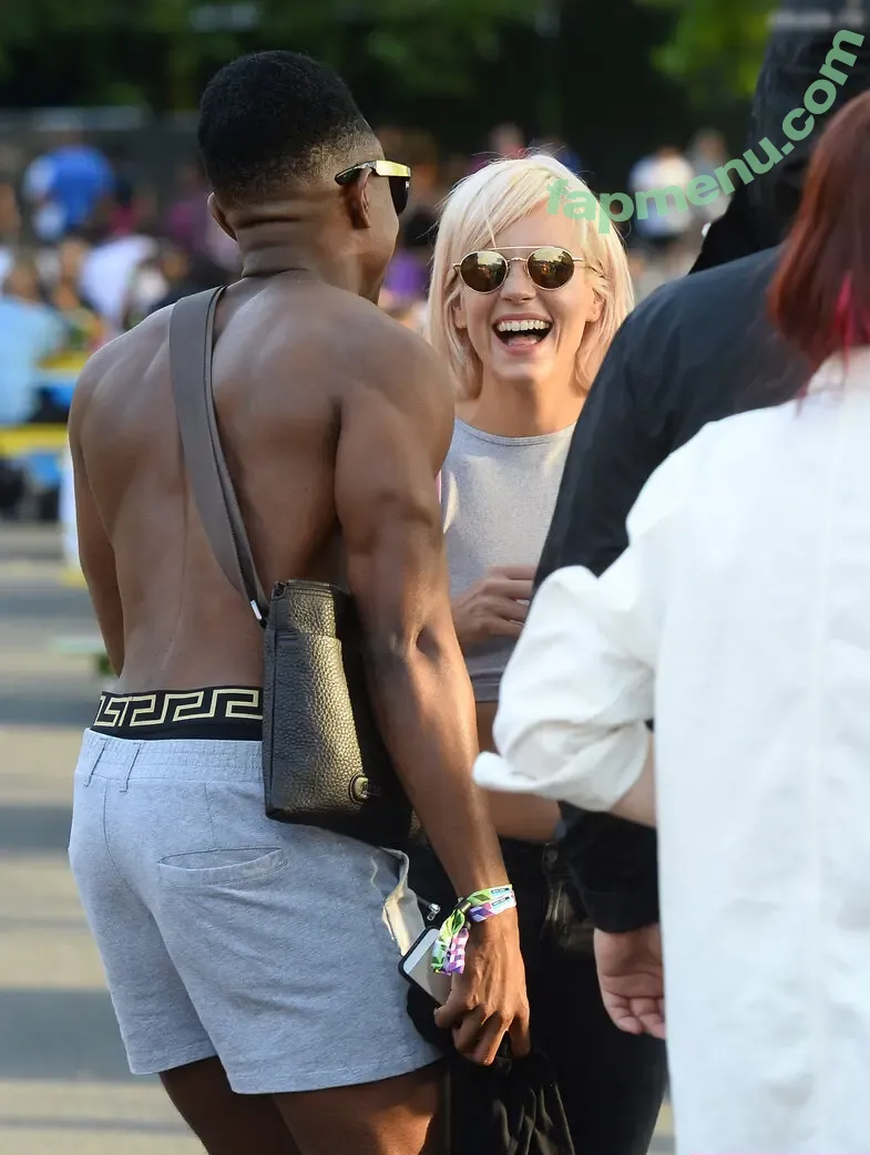 Lily Allen nude photo #0663 (lilyallen)