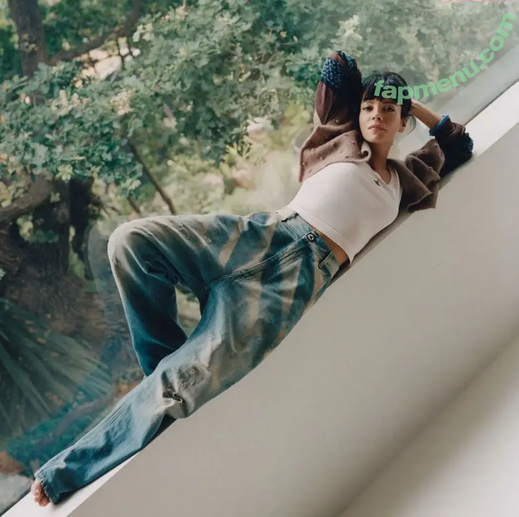 Lily Allen nude photo #0731 (lillyallen819 / lilyallen)