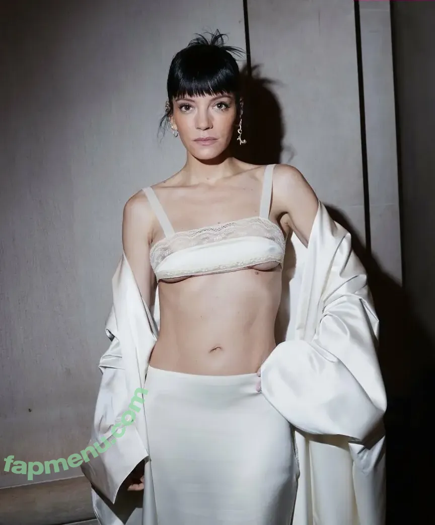 Lily Allen nude photo #0813 (lillyallen819 / lilyallen)